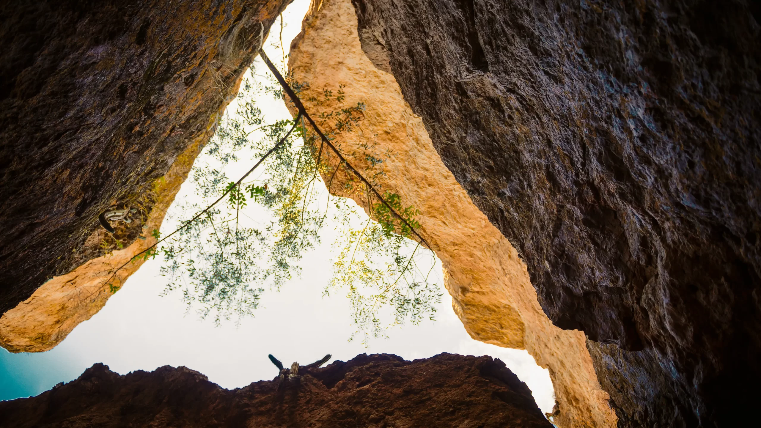 Cuevas de Qala Qala, Tarata, Camino Inca