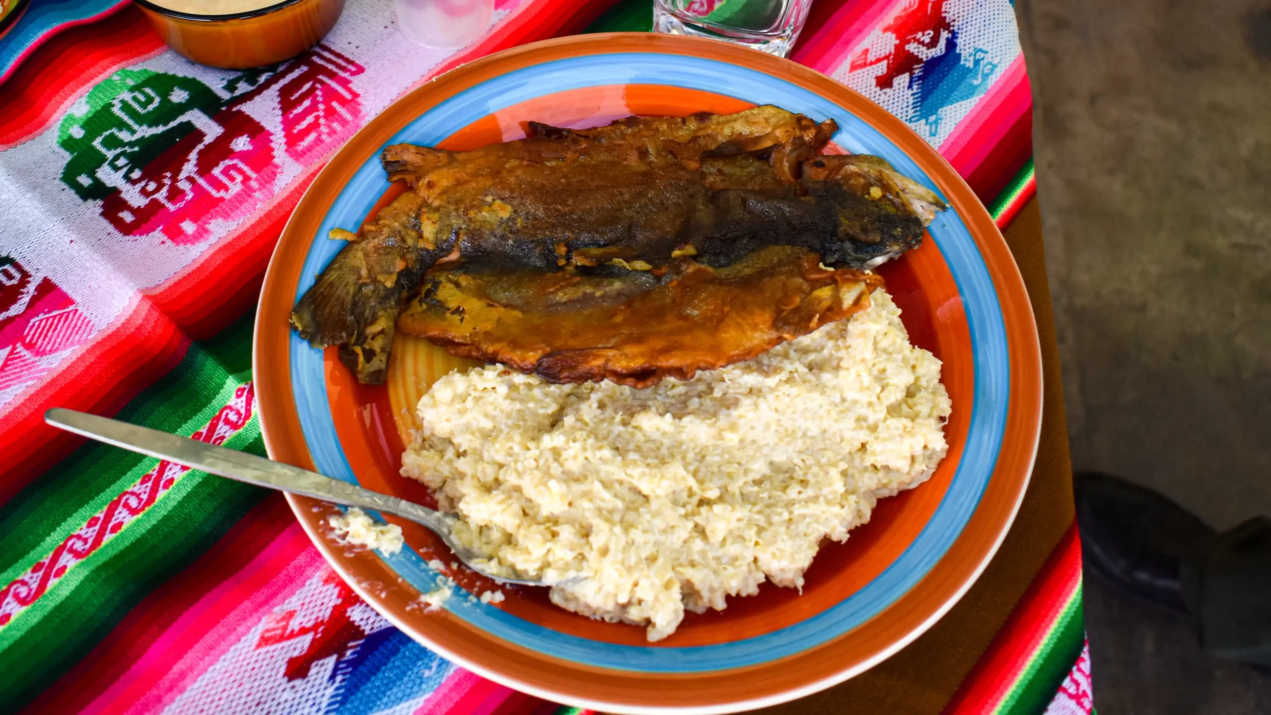 Pescado frito con quinua, Tarata