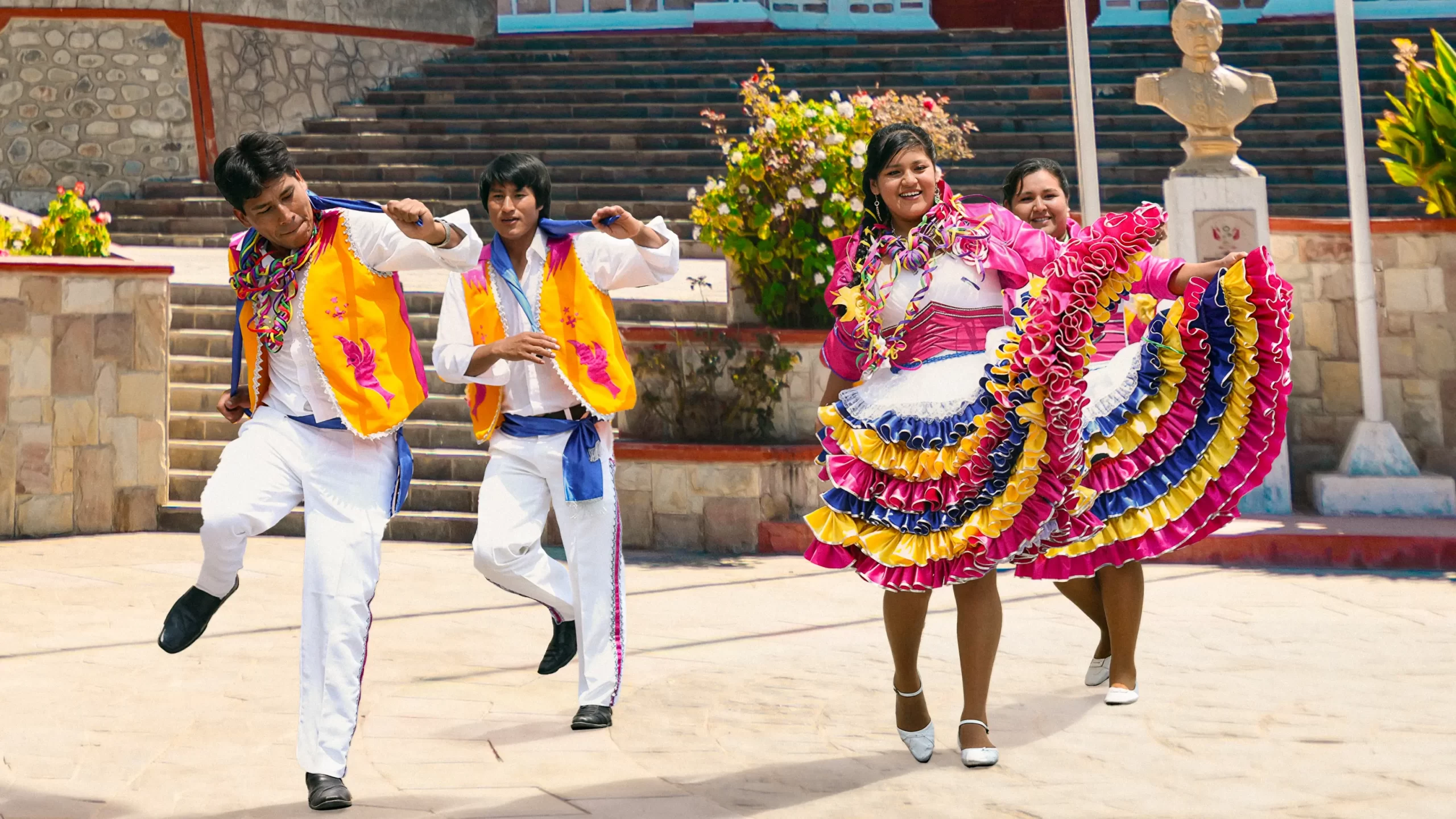 comparsa, tarata, danza tipica, camino inca